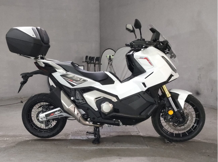 Мотоцикл Honda X-ADV750 с пробегом 694 km