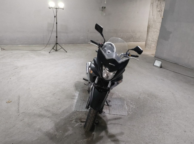 Мотоцикл Suzuki GSR250S с пробегом 8111 km