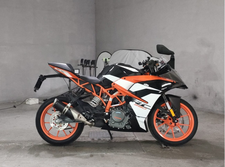 Мотоцикл KTM RC 390 с пробегом 5946 km