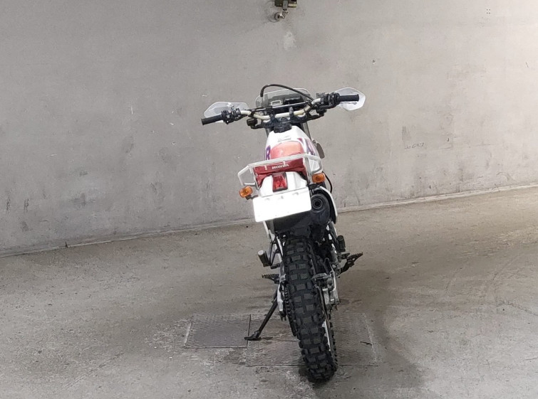 Мотоцикл Honda XLR250R с пробегом 1356 km