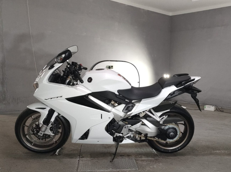 Мотоцикл Honda VFR800F с пробегом 36849 km
