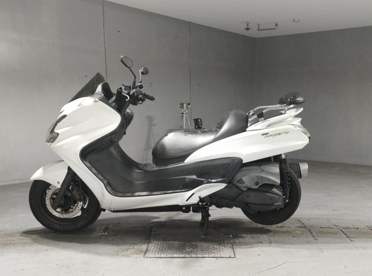 Мотоцикл Yamaha GRAND MAJESTY400