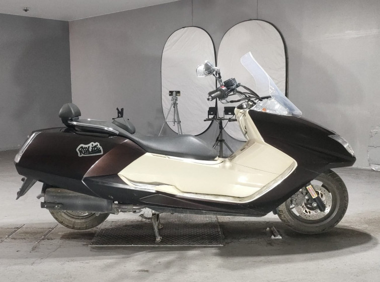 Мотоцикл Yamaha MAXAM250 з пробігом 4045 km