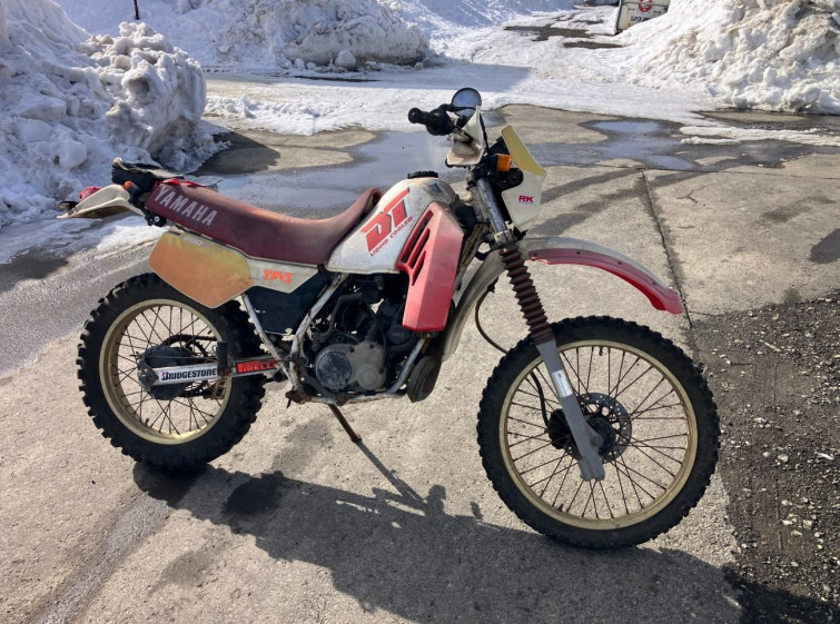 Мотоцикл Yamaha DT200R