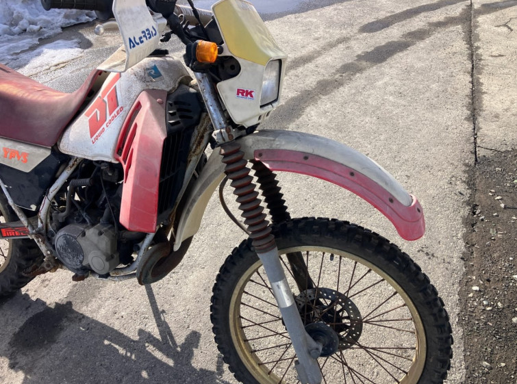 Мотоцикл Yamaha DT200R