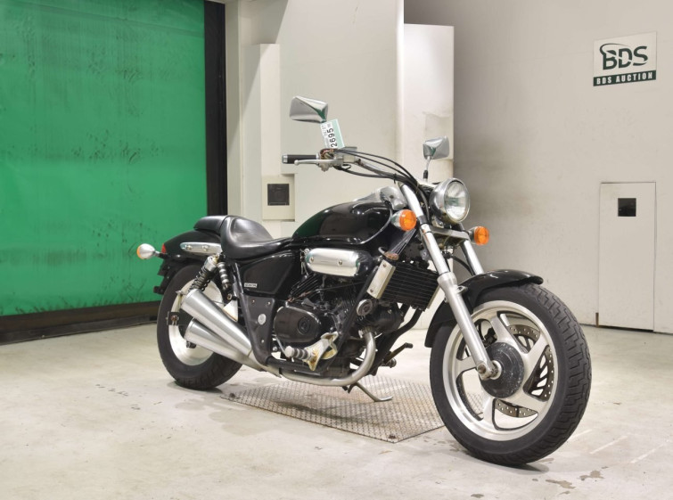 Мотоцикл Honda MAGNA250 з пробігом 17853 km