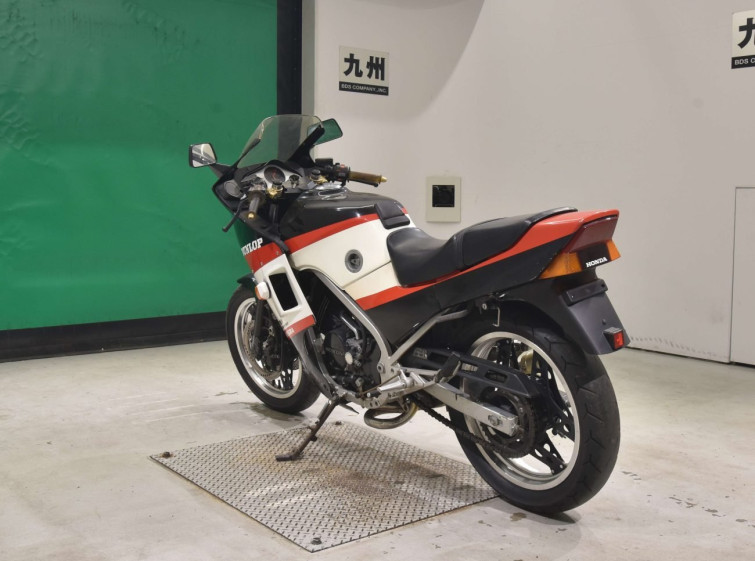 Мотоцикл Honda VT250FC з пробігом 7594 km