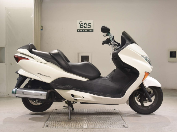 Мотоцикл Honda FORZA з пробігом 6673 km