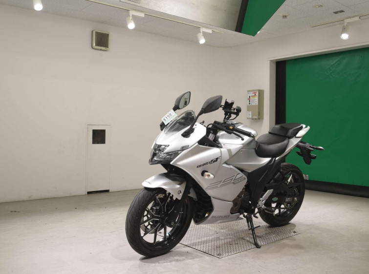 Мотоцикл Suzuki GIXXER250SF з пробігом 13561 km