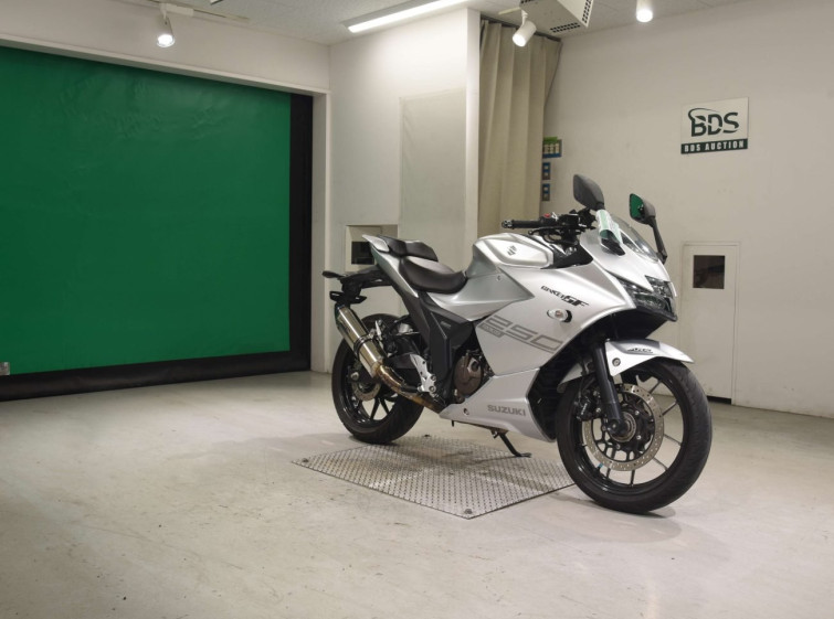 Мотоцикл Suzuki GIXXER250SF з пробігом 13561 km