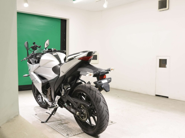 Мотоцикл Suzuki GIXXER250SF з пробігом 13561 km