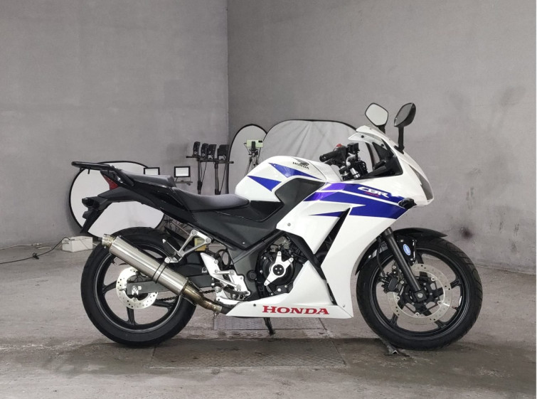 Мотоцикл Honda CBR250R с пробегом 9382 km