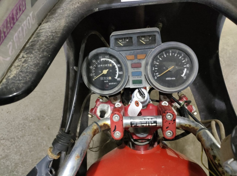 Мотоцикл Yamaha XJ400D с пробегом 24245 km