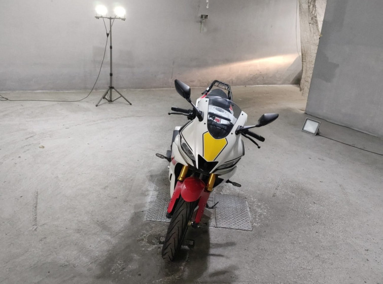Мотоцикл Yamaha YZF-R25 з пробігом 11253 km