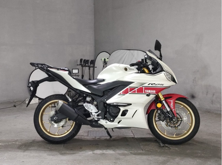 Мотоцикл Yamaha YZF-R25 з пробігом 11253 km
