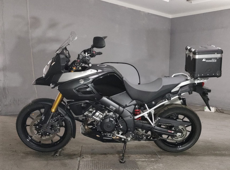 Мотоцикл Suzuki V-STROM DL1000 з пробігом 10569 km