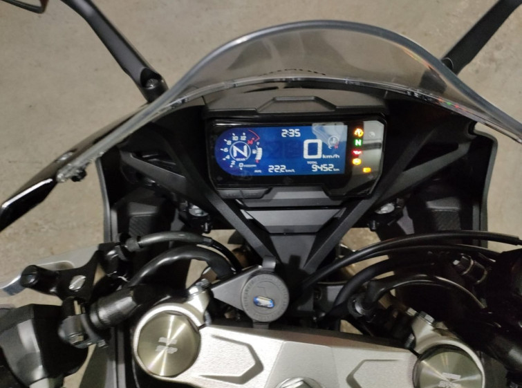 Мотоцикл Honda CBR650R с пробегом 9452 km