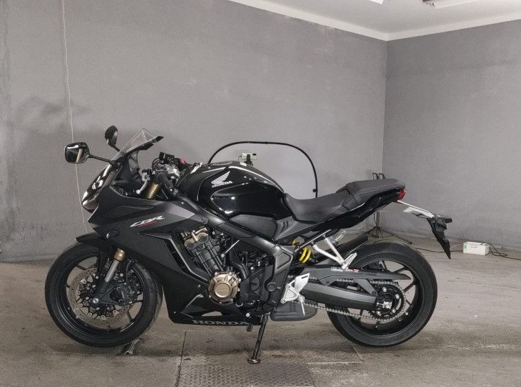 Мотоцикл Honda CBR650R с пробегом 9452 km