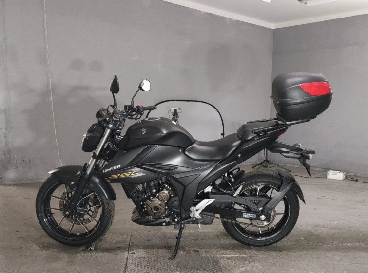 Мотоцикл Suzuki GIXXER SF250 с пробегом 3915 km