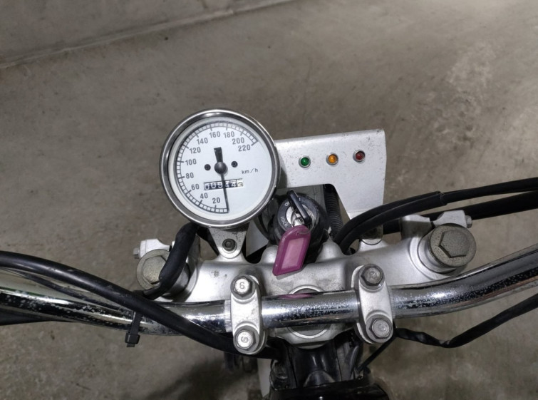 Мотоцикл Yamaha TW200 з пробігом 943 km