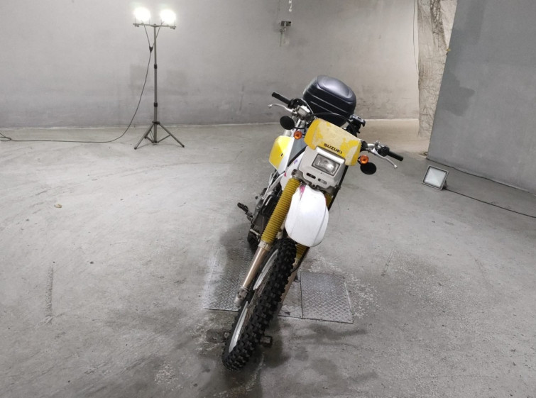 Мотоцикл Suzuki DR250R с пробегом 34802 km