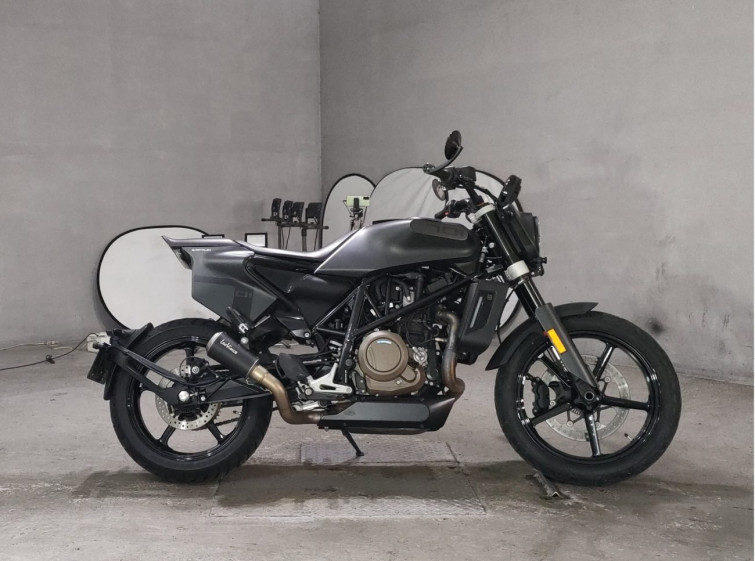Мотоцикл Husqvarna SVARTPILEN 701 з пробігом 7866 km