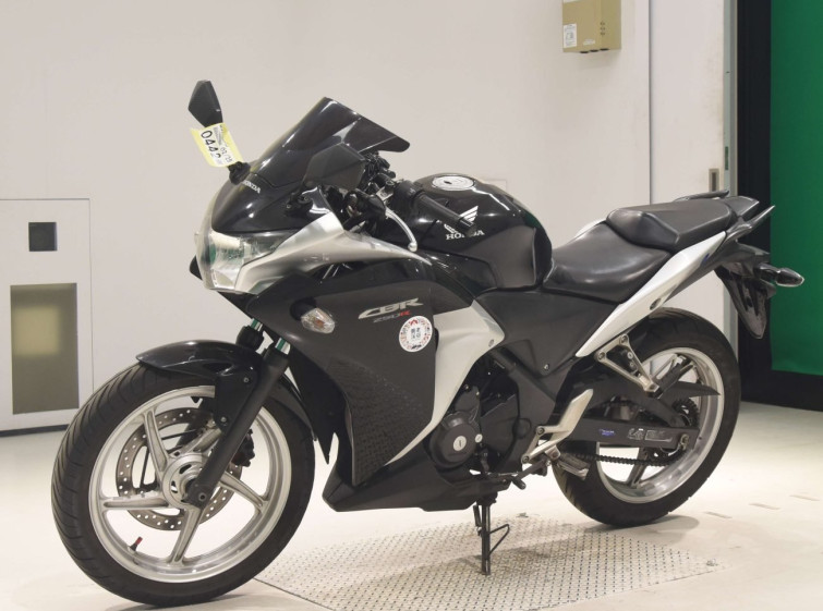 Мотоцикл Honda CBR250R з пробігом 84742 km