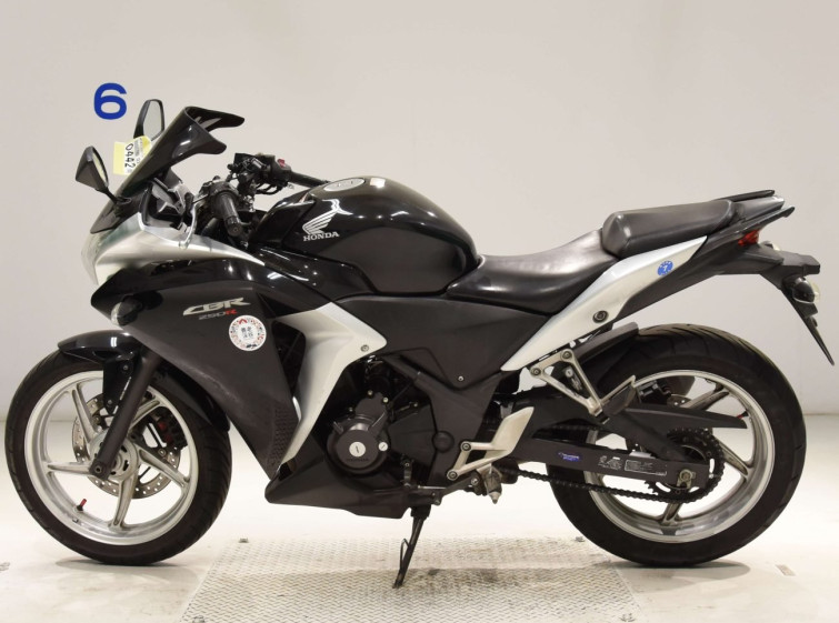 Мотоцикл Honda CBR250R з пробігом 84742 km