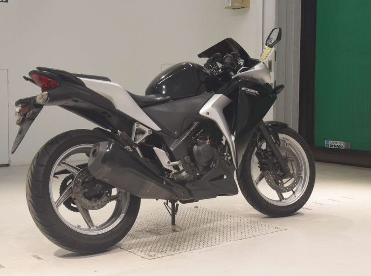 Мотоцикл Honda CBR250R з пробігом 84742 km