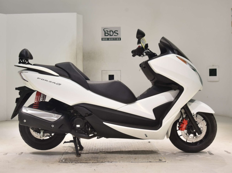 Мотоцикл Honda FORZA SI з пробігом 2518 km