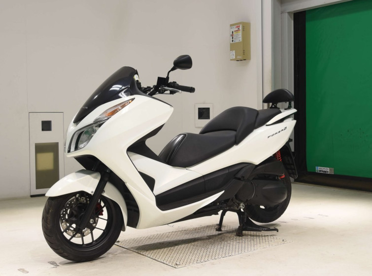 Мотоцикл Honda FORZA SI з пробігом 2518 km