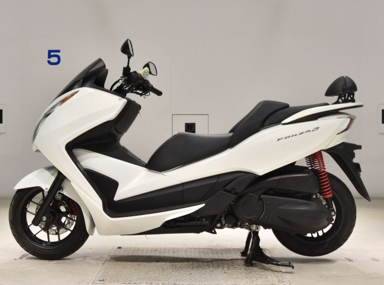 Мотоцикл Honda FORZA SI з пробігом 2518 km