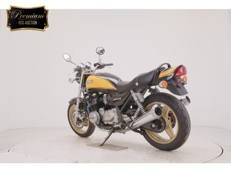 Мотоцикл Kawasaki ZEPHYR750 з пробігом 1102 km
