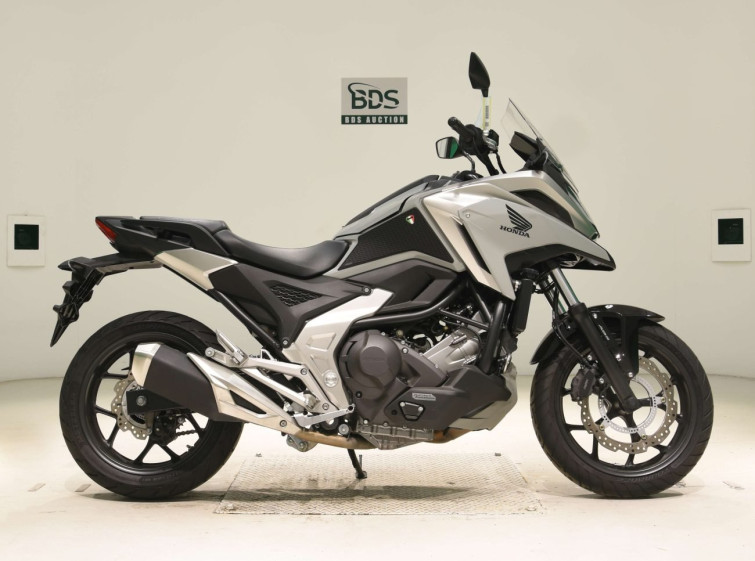 Мотоцикл Honda NC750XD з пробігом 5821 km