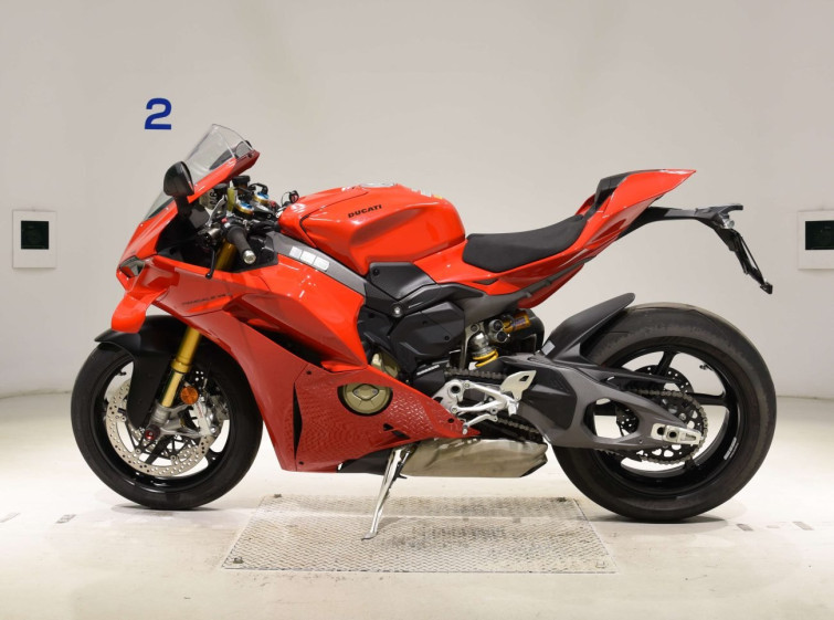 Мотоцикл Ducati PANIGALE V4S с пробегом 3963 km