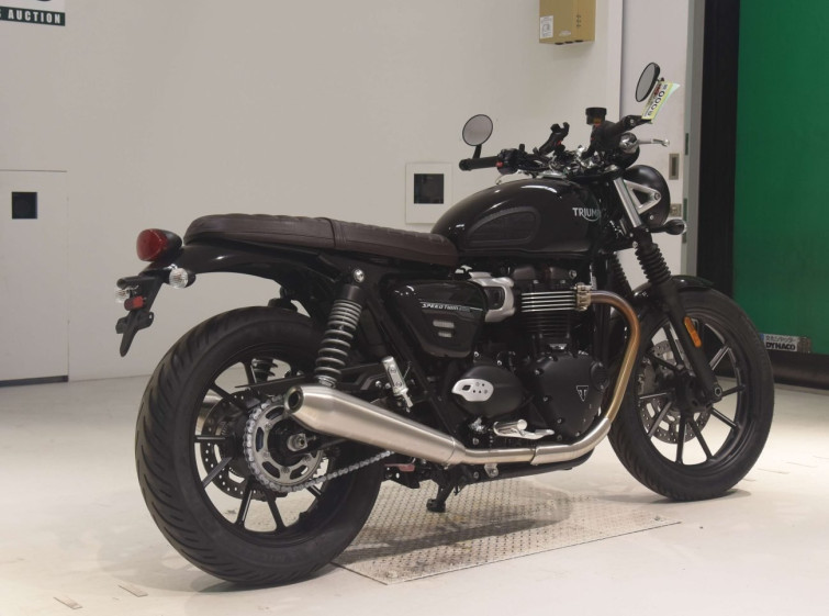 Мотоцикл Triumph STREET TWIN з пробігом 4331 km