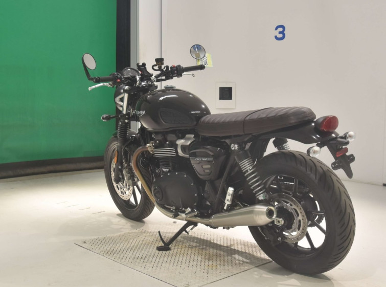 Мотоцикл Triumph STREET TWIN з пробігом 4331 km