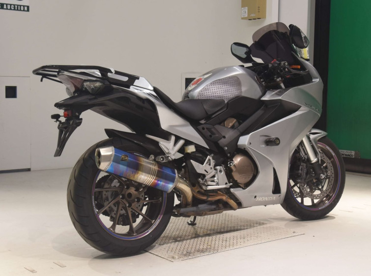 Мотоцикл Honda VFR800F з пробігом 27114 km