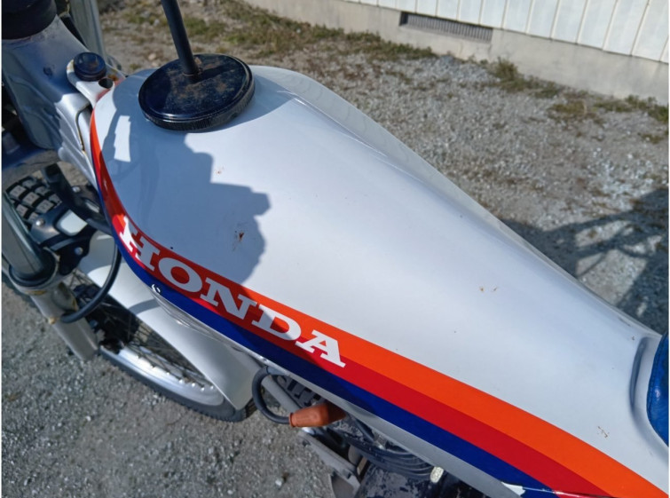 Мотоцикл Honda TLR250R з пробігом 2041 km