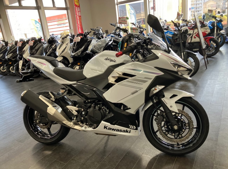 Мотоцикл Kawasaki NINJA400 с пробегом 2703 km