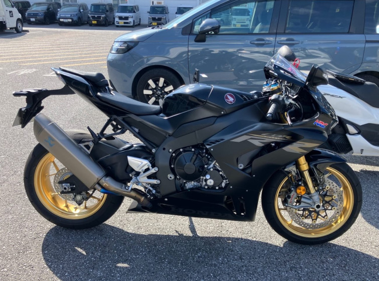 Мотоцикл Honda CBR1000RR-R FB SP с пробегом 1905 km