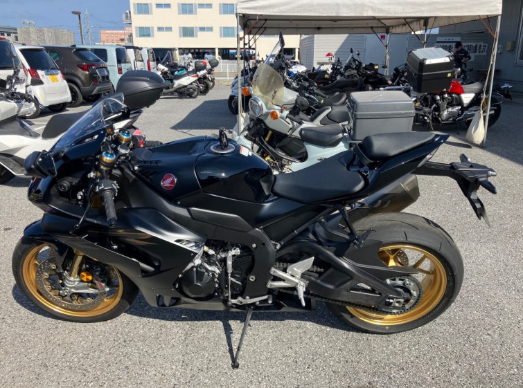 Мотоцикл Honda CBR1000RR-R FB SP с пробегом 1905 km