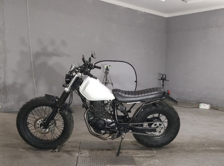 Мотоцикл Yamaha TW225 з пробігом 3848 km