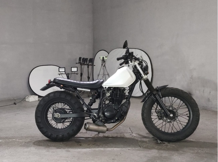 Мотоцикл Yamaha TW225 з пробігом 3848 km
