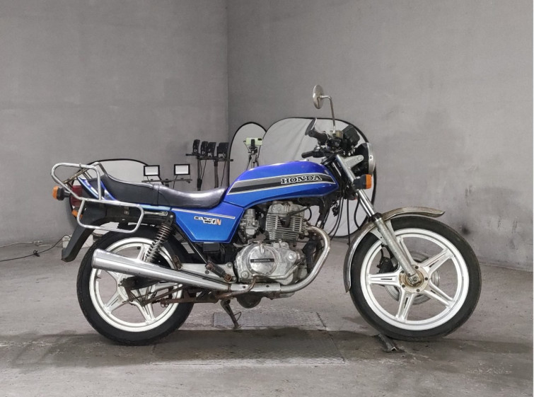 Мотоцикл Honda CB250N с пробегом 29570 km
