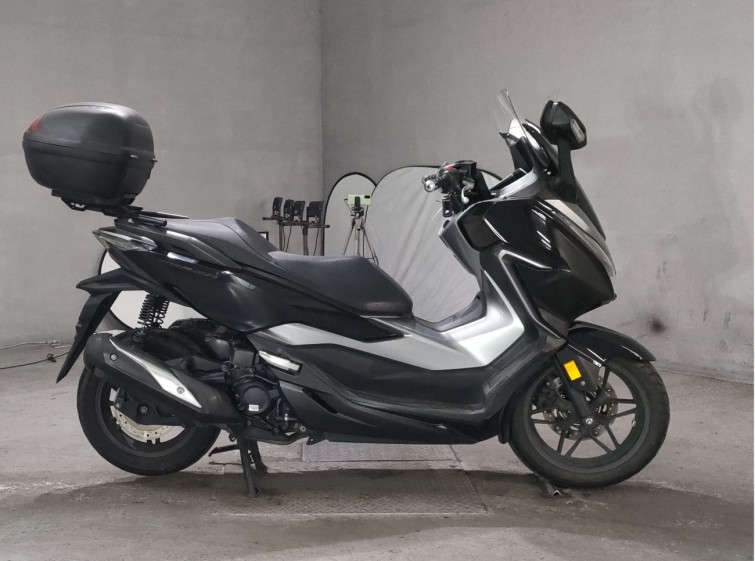 Мотоцикл Honda FORZA з пробігом 22754 km