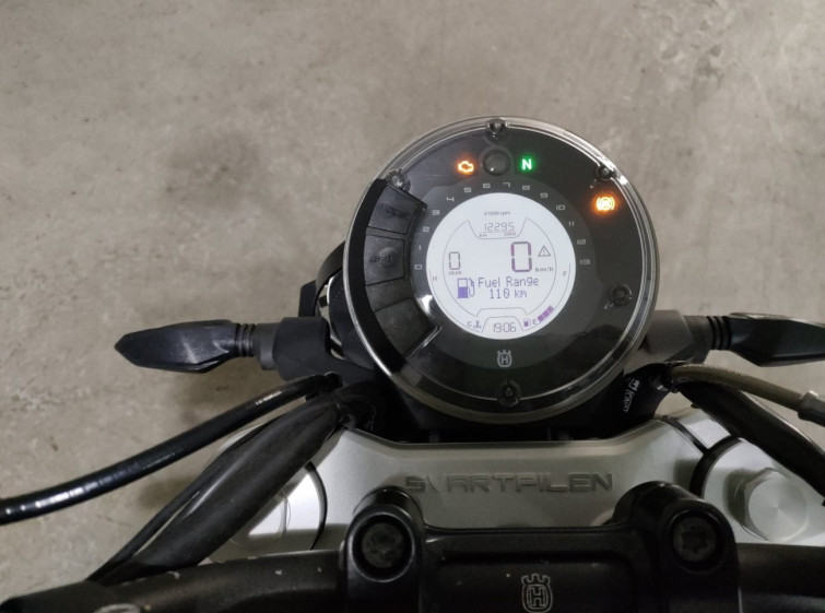 Мотоцикл Husqvarna SVARTPILEN 401 с пробегом 12295 km