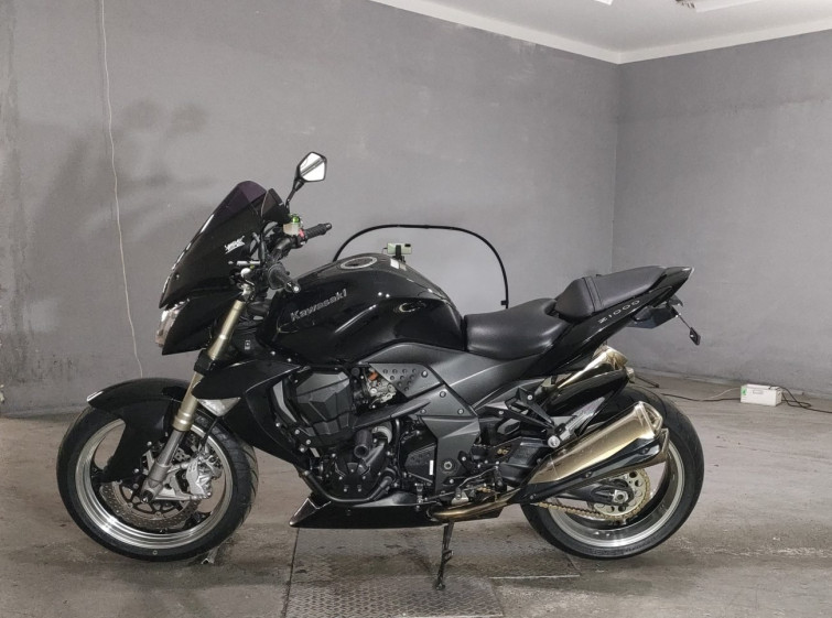 Мотоцикл Kawasaki Z1000 с пробегом 23911 km