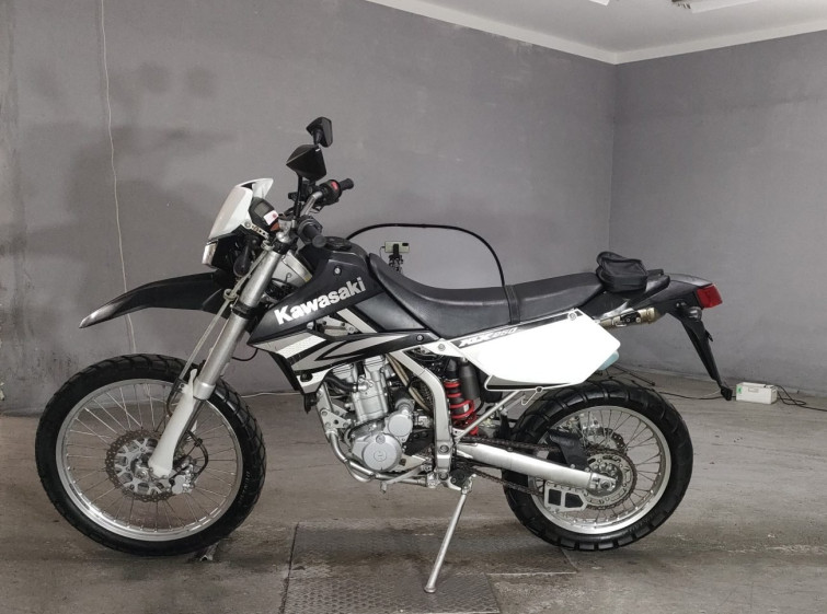 Мотоцикл Kawasaki KLX250 з пробігом 10811 km