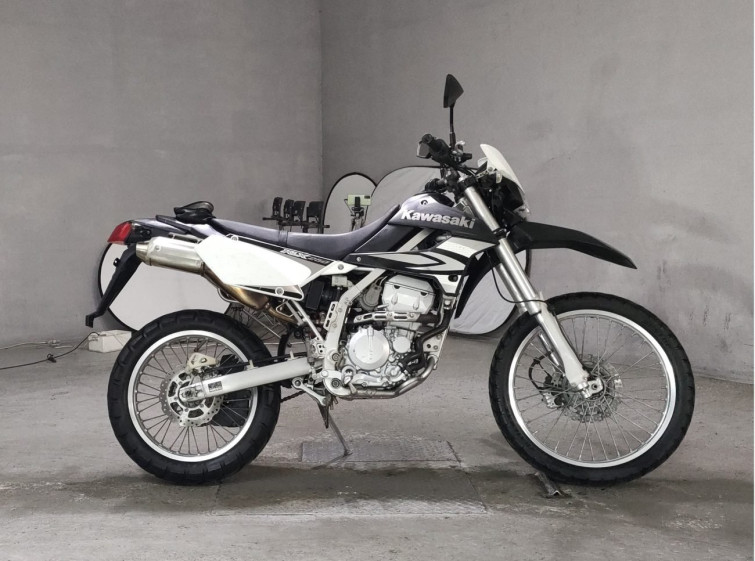 Мотоцикл Kawasaki KLX250 з пробігом 10811 km